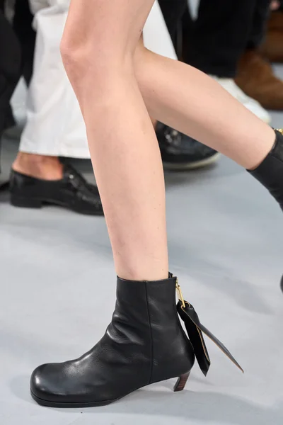 Look 28